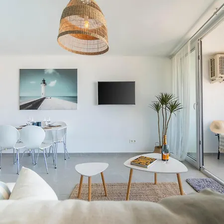 Apartman One Bedroom Next To The Port *