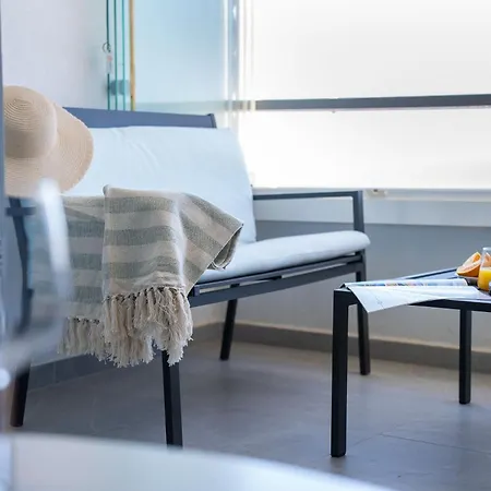 Апартаменти One Bedroom Next To The Port