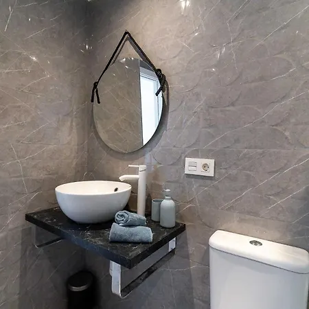 Апартаменти One Bedroom Next To The Port