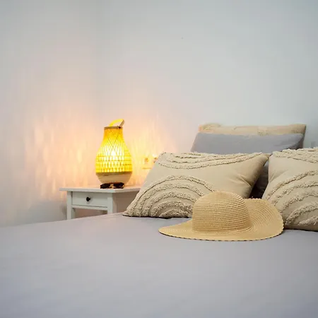 Апартаменти One Bedroom Next To The Port *