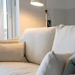 One Bedroom Next To The Port Апартаменти *
