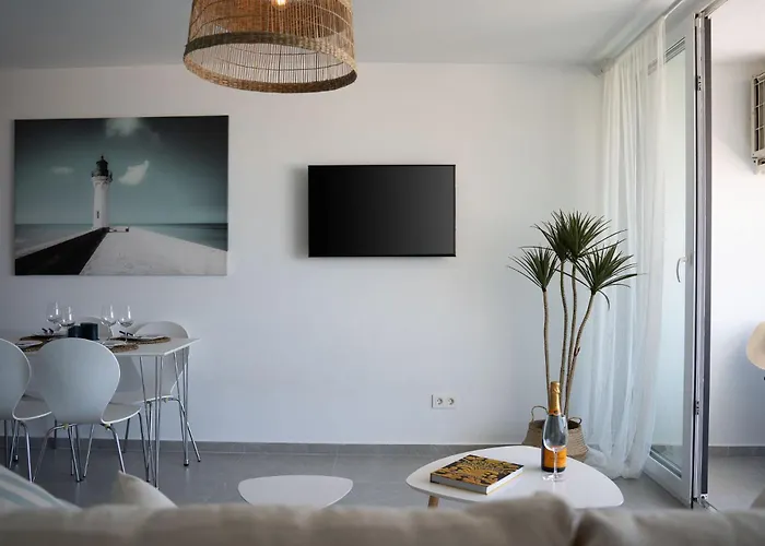 One Bedroom Next To The Port *